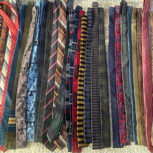 Lot of 50 Vintage NeckTies Gucci, Givenchy, Ernst, Haulinetrigere - Picture 4 of 15